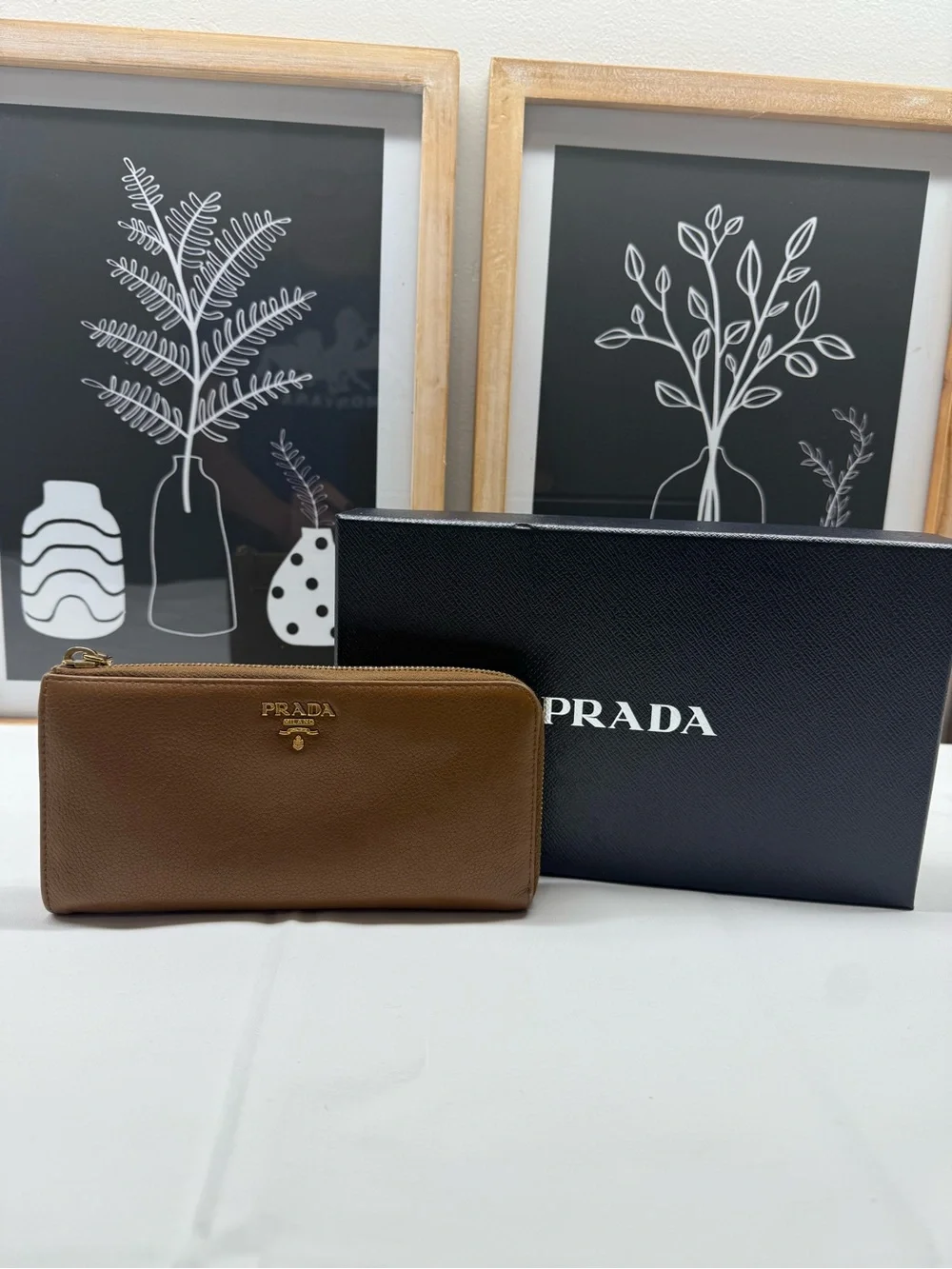 Prada wallet authentic with‎ box - brown